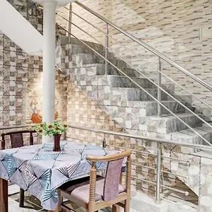 **** Bed & Breakfast Pyrenees India